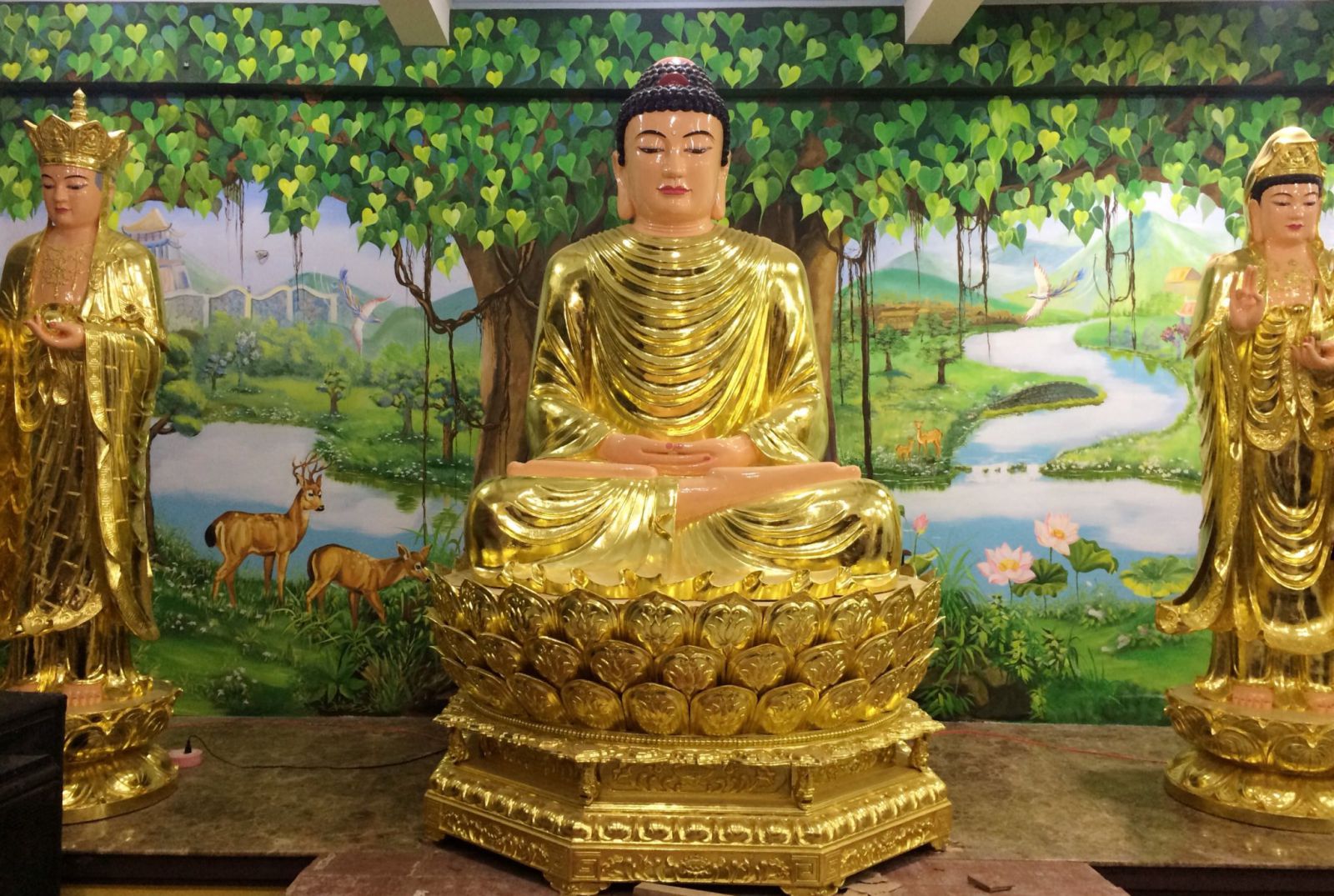 tượng Phật Thích Ca bằng xi măng