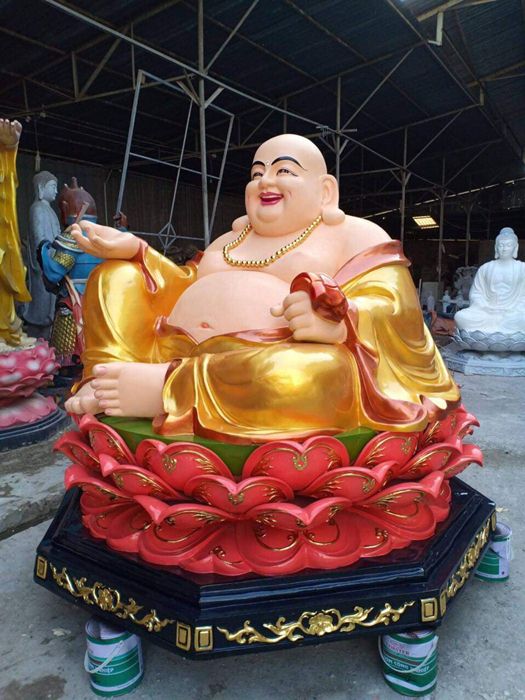 Tượng Phật Di Lặc bằng xi măng