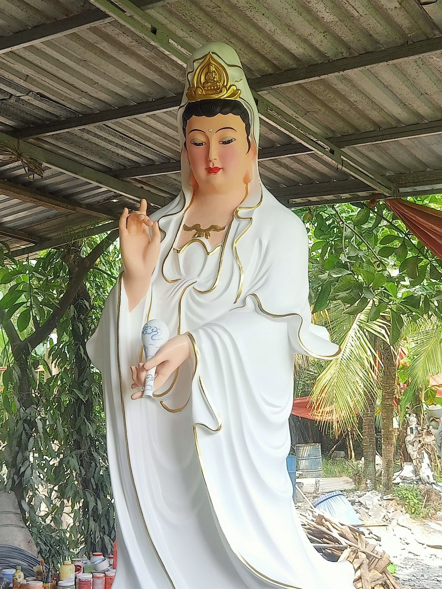 Tượng Phật Quan Âm cao 3 mét 