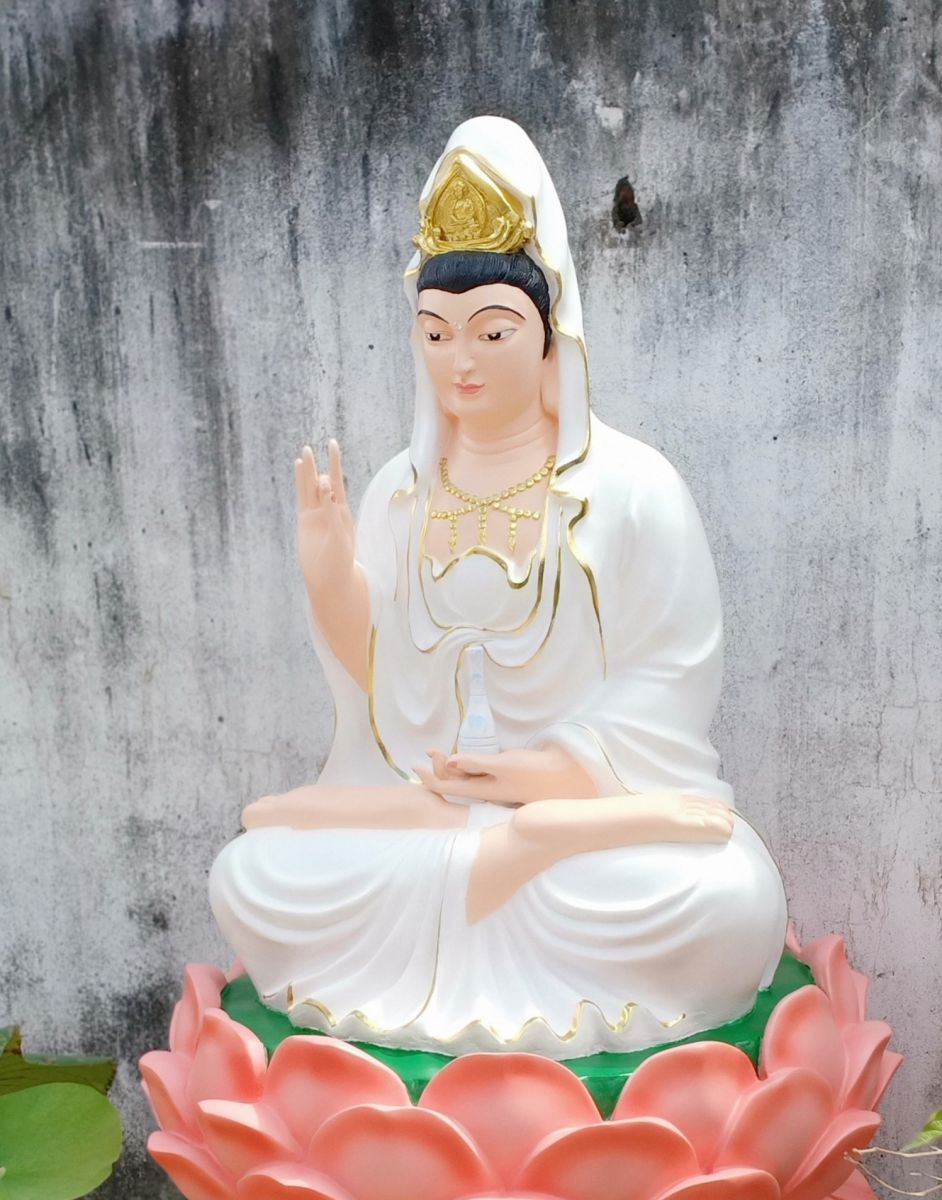 Tượng Phật quan âm