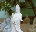 Ấn tượng với những bức tượng Phật Quan Âm giá rẻ đẹp tại Điển Thảo
