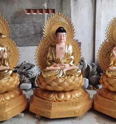 Bộ Tượng Tam Thánh Ngồi Cao 2,2 Mét Có Hào Quang Phía Sau