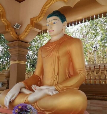 Tượng Phật bổn sư