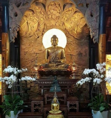 Tượng Phật bổn sư