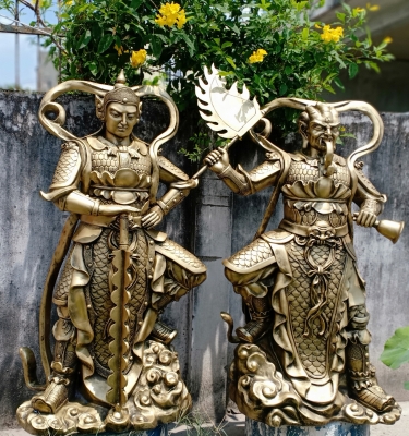 Tượng Tiêu diện hộ pháp.