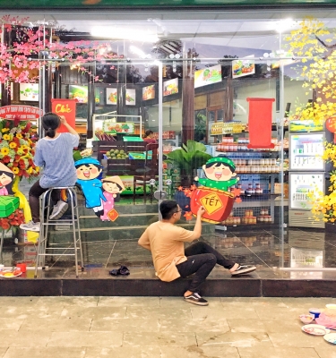 Vẽ tranh trang trí theo yêu cầu