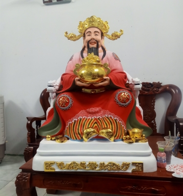 Tượng thần tài composite mang sự may mắn và thành công cho gia đình của bạn