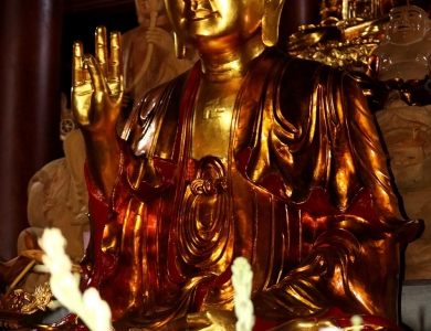 Chiêm ngưỡng hệ thống tượng Phật đặc sắc của ngôi chùa nghìn tuổi