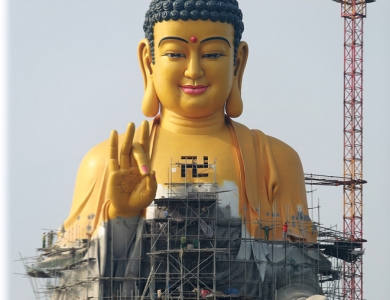 Ngắm tượng phật A Di Đà lớn nhất Đông Nam Á đang hoàn thiện giữa làng quê Hà Nội