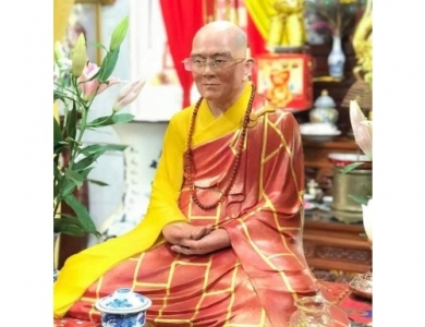  Tạc Tượng nhà sư