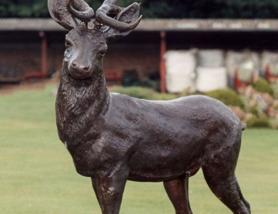 Đơn vị nào thi công tượng nhựa trang trí tỉ mỉ nhất?