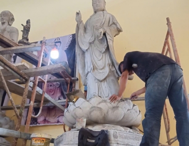 Tôn tạo tượng Phật ở chùa khác gì so với tư gia?