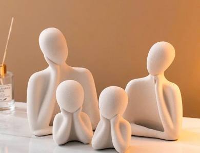 Tượng composite vs tượng xi măng: Cái nào bền hơn khi đặt ngoài trời?