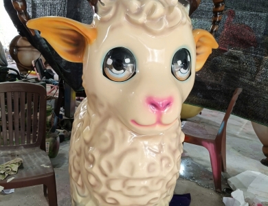 Có thể sơn lại màu tượng composite cũ không?