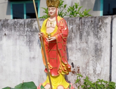 Không thể rời mắt trước mẫu tượng địa tạng đẹp tinh tế