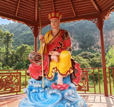Kiến Tạo Tôn Tượng Trang Nghiêm: Thi Công Tượng Phật Tại Đồng Nai