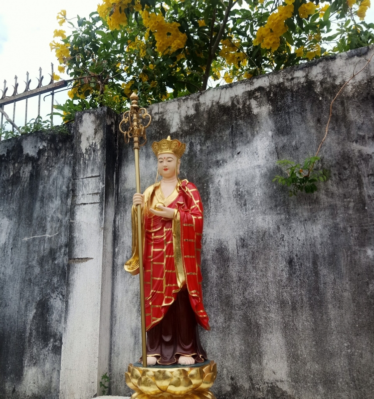 Tượng Phật địa tạng Vương bồ tát