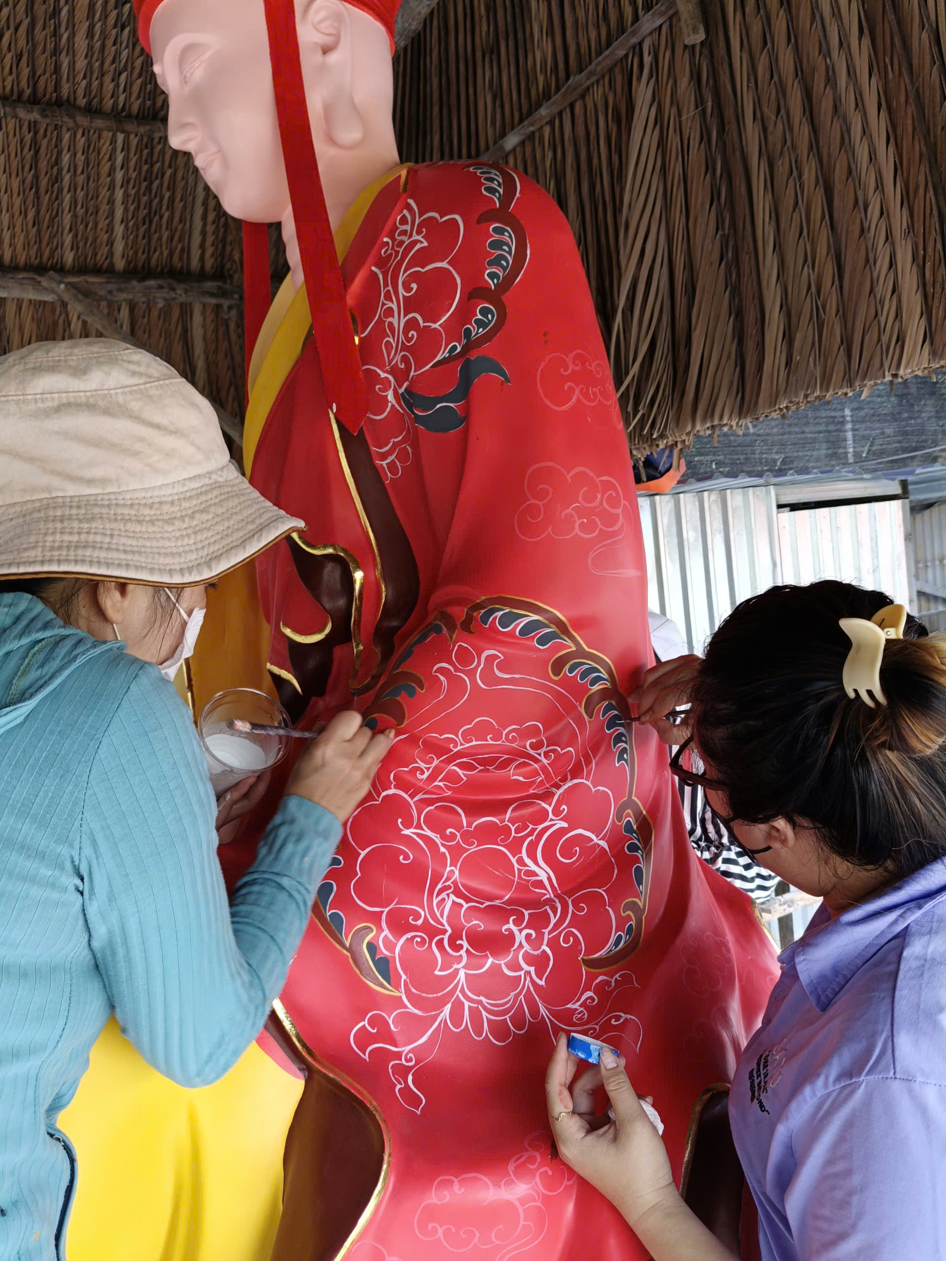 sơn sửa tượng phật cũ