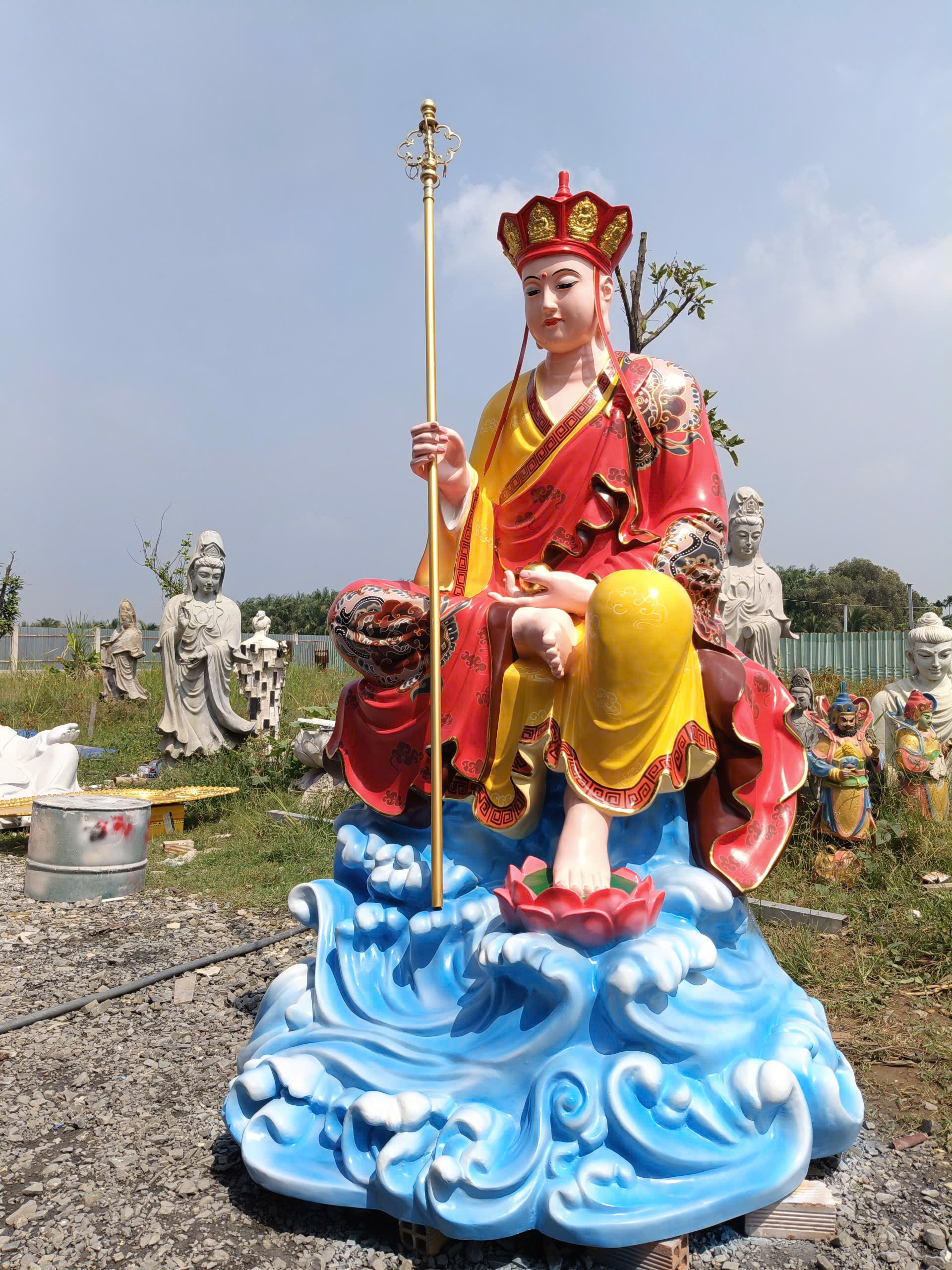 tượng địa tạng cưỡi đề thính