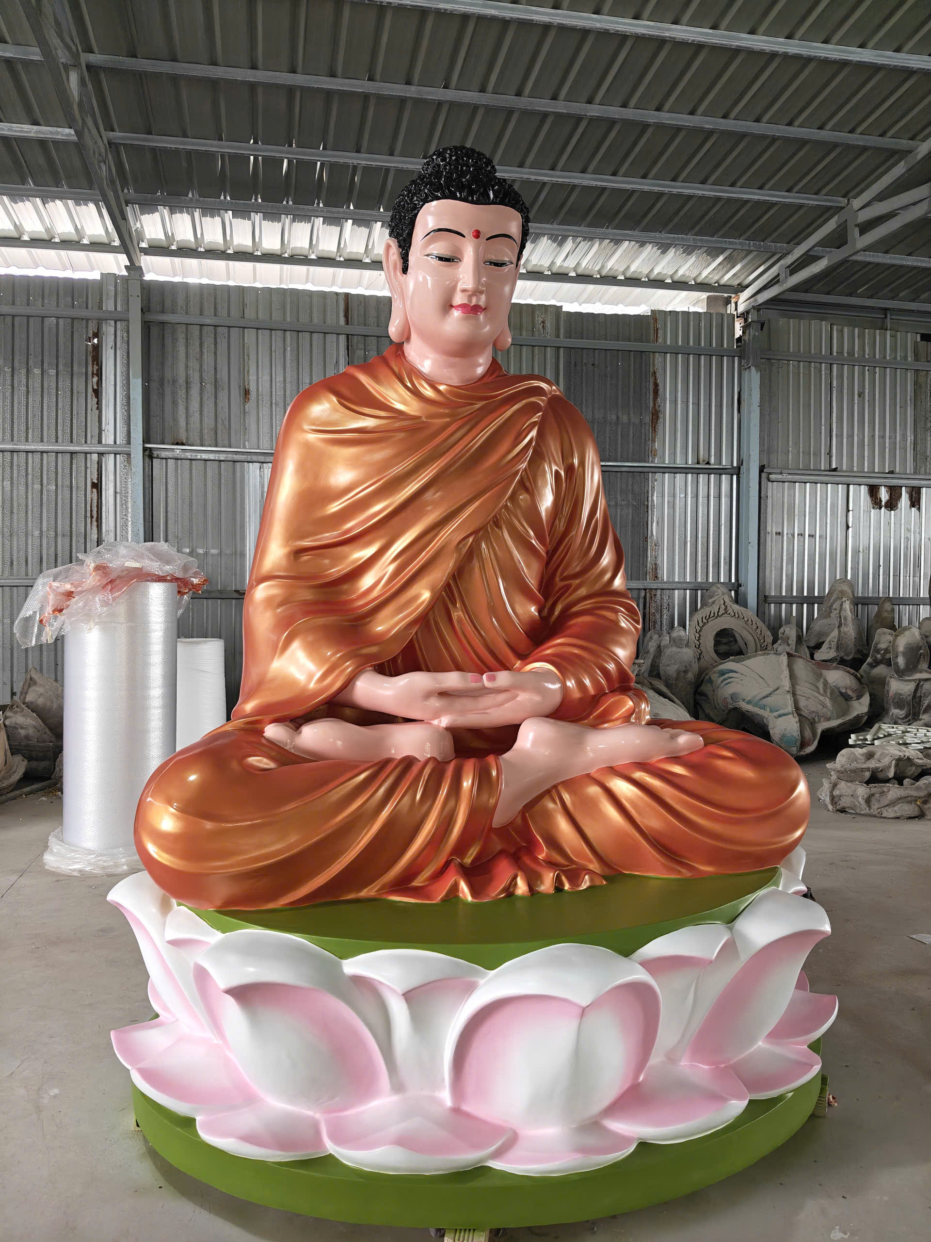 tượng phật bằng bê tông
