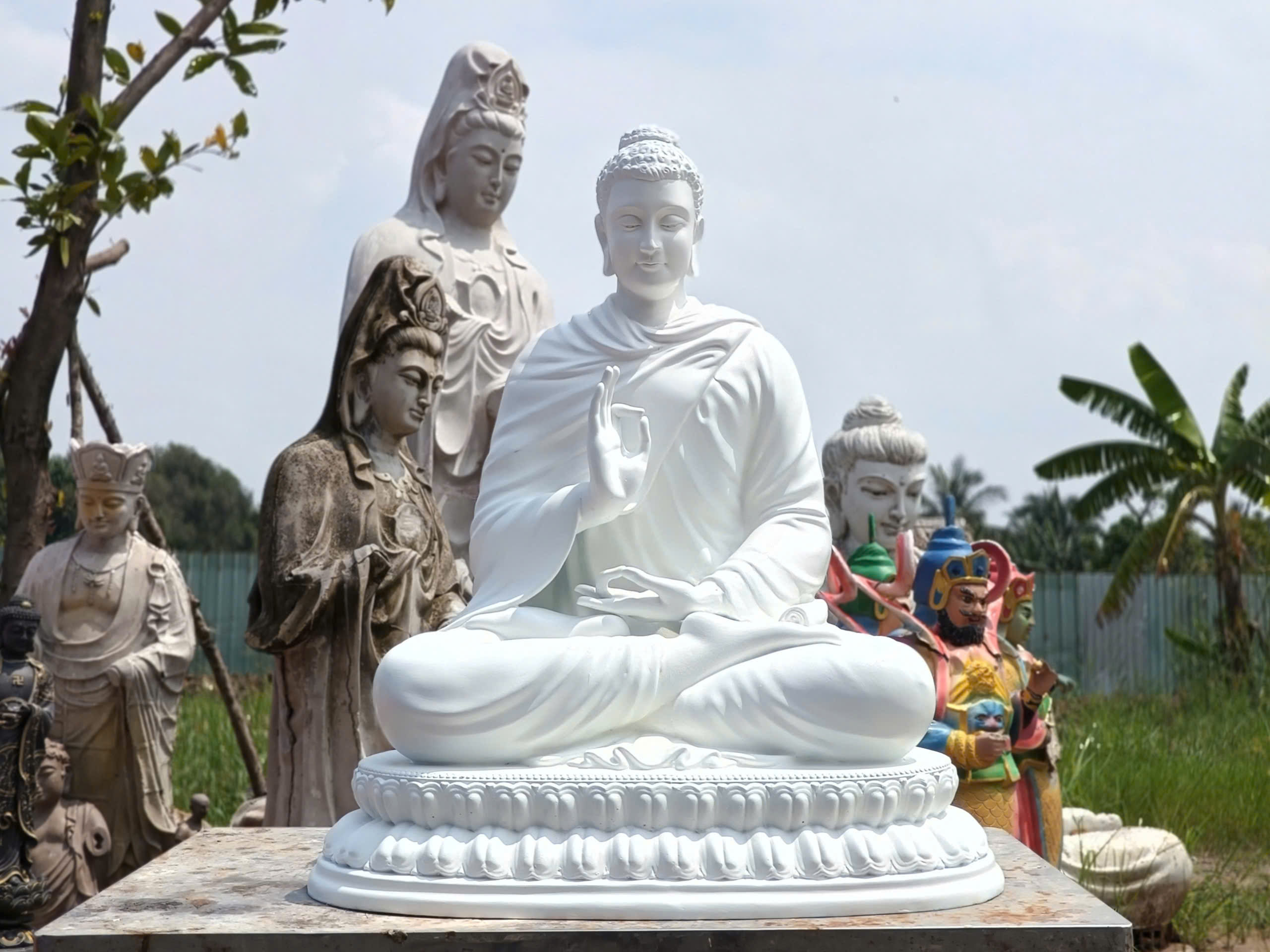 tượng phật bổn sư đẹp