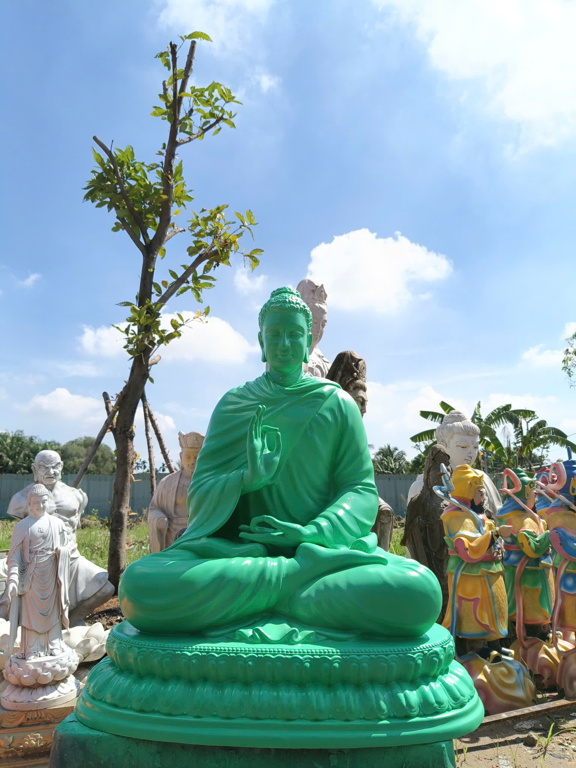 tượng phật bổn sư đẹp