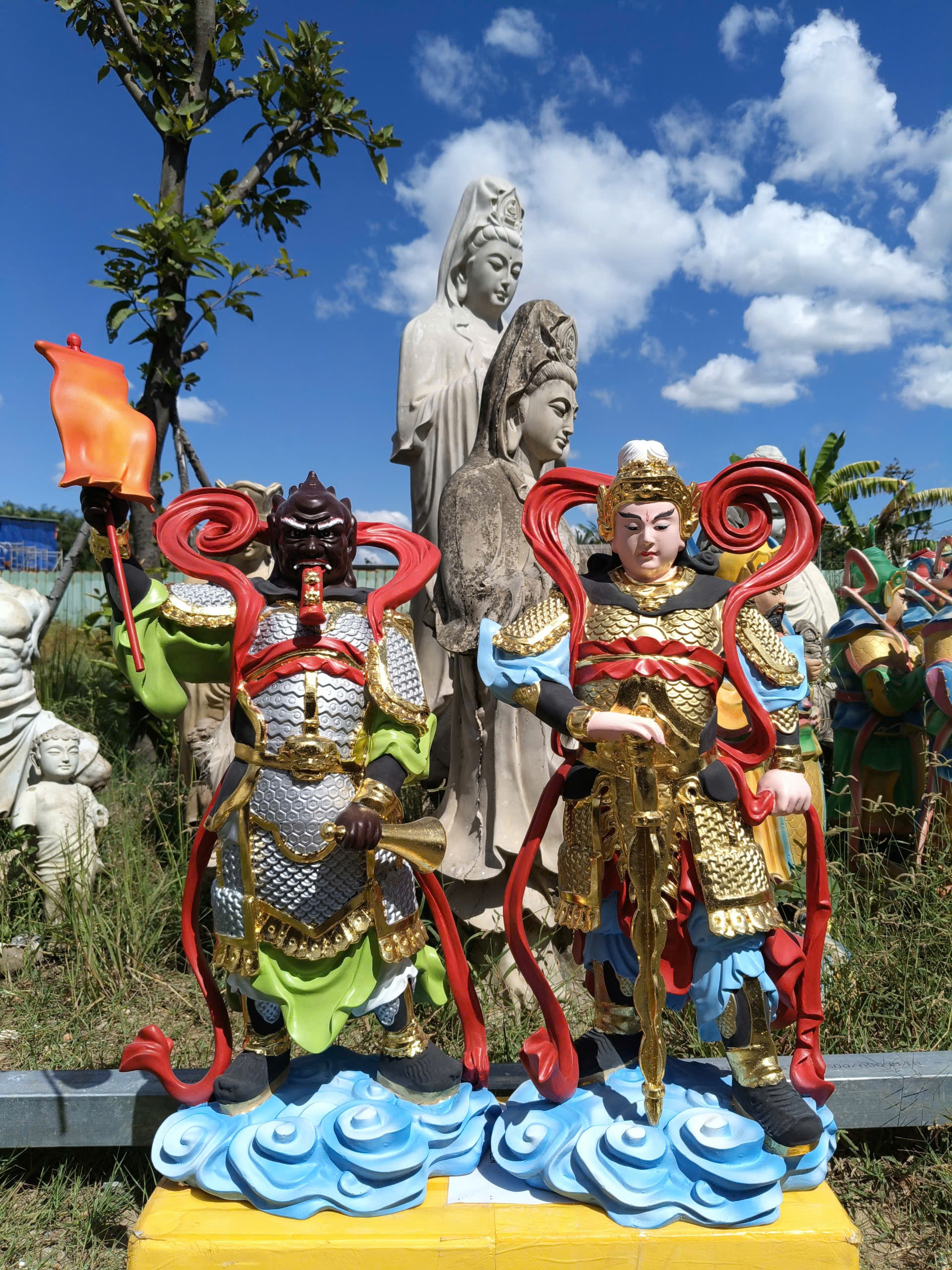 tượng phật hộ pháp