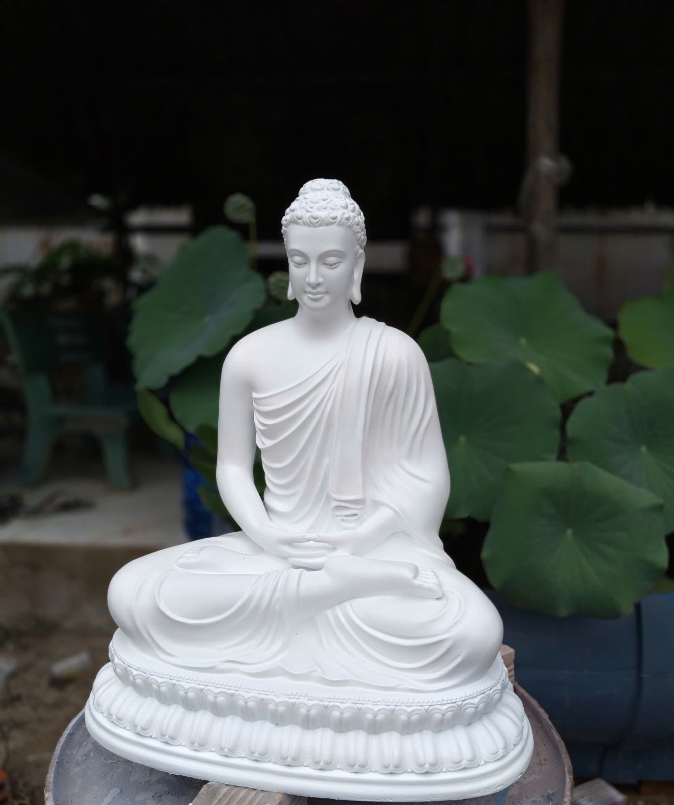 Tượng Phật trang trí sân vườn