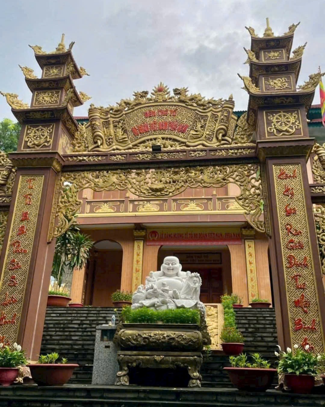 điêu khắc hoa văn lăng mộ