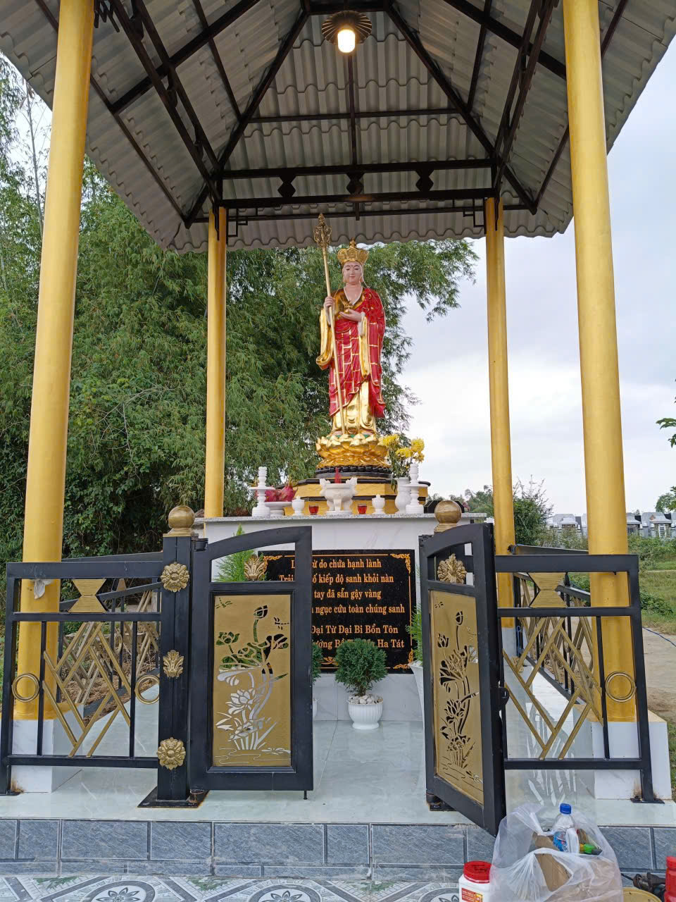 mái che tượng phật