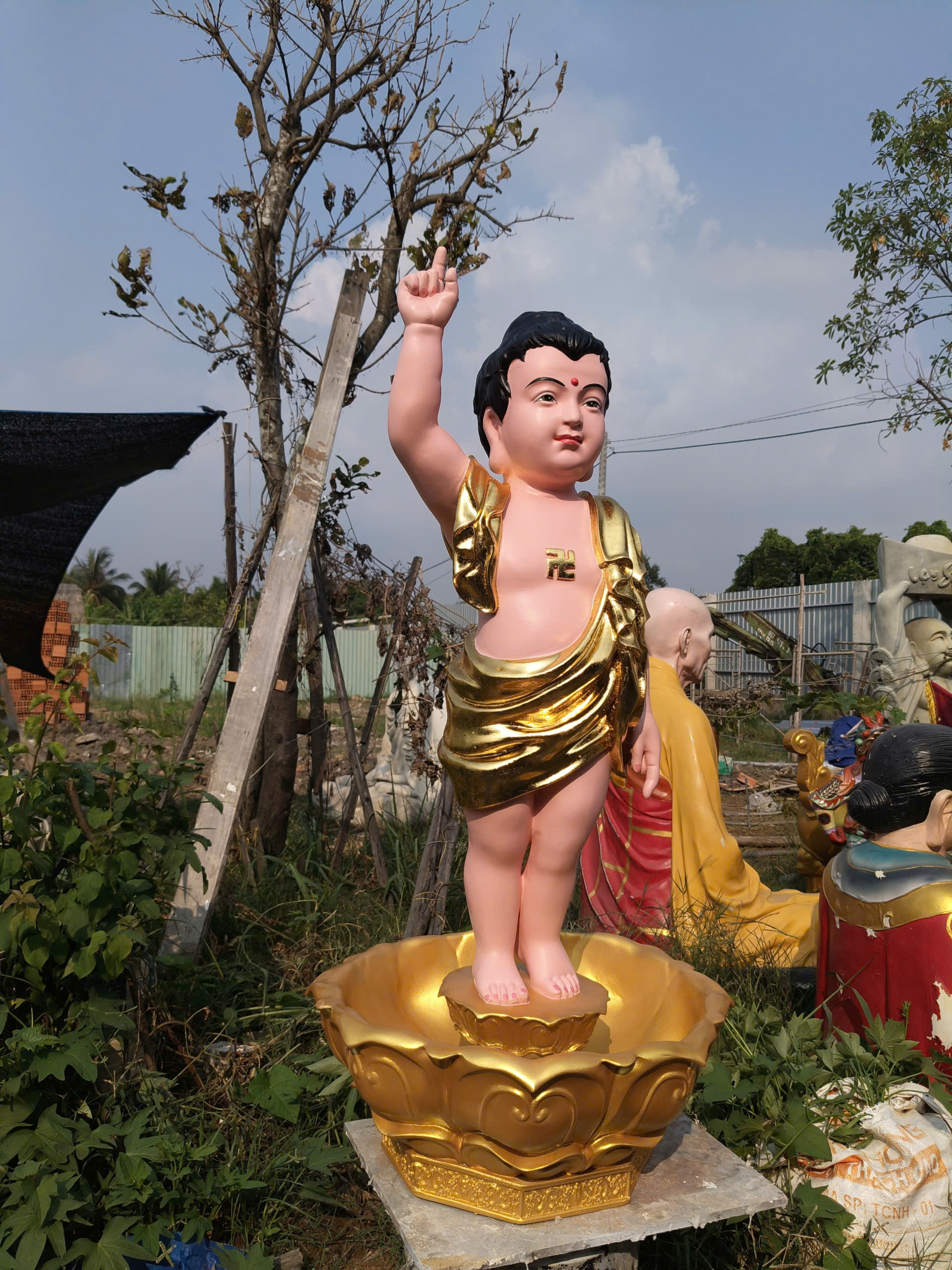 Tượng Phật Đản Sanh