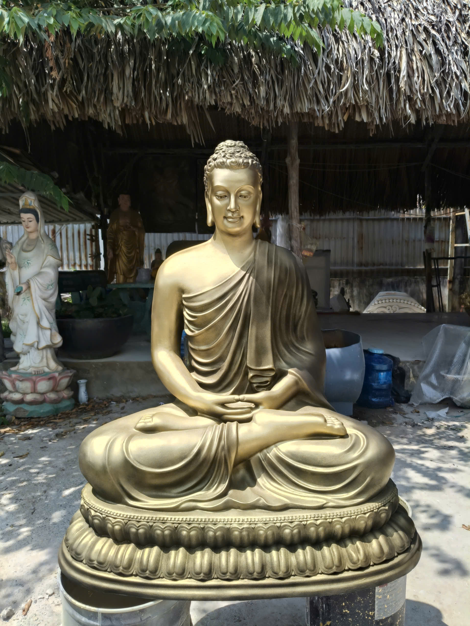 tượng phật thích ca thờ tại gia