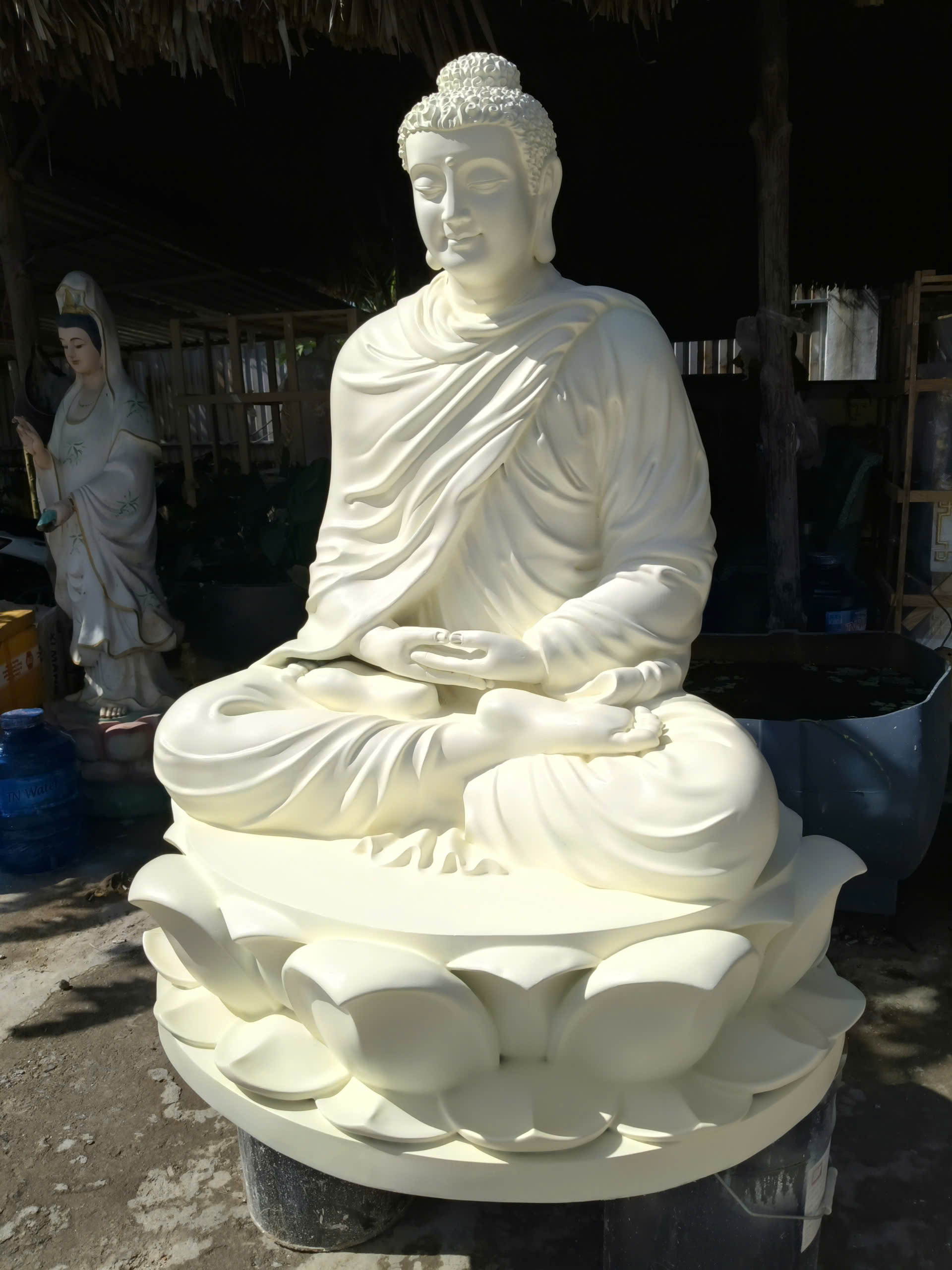 tượng phật thích ca thờ tại gia