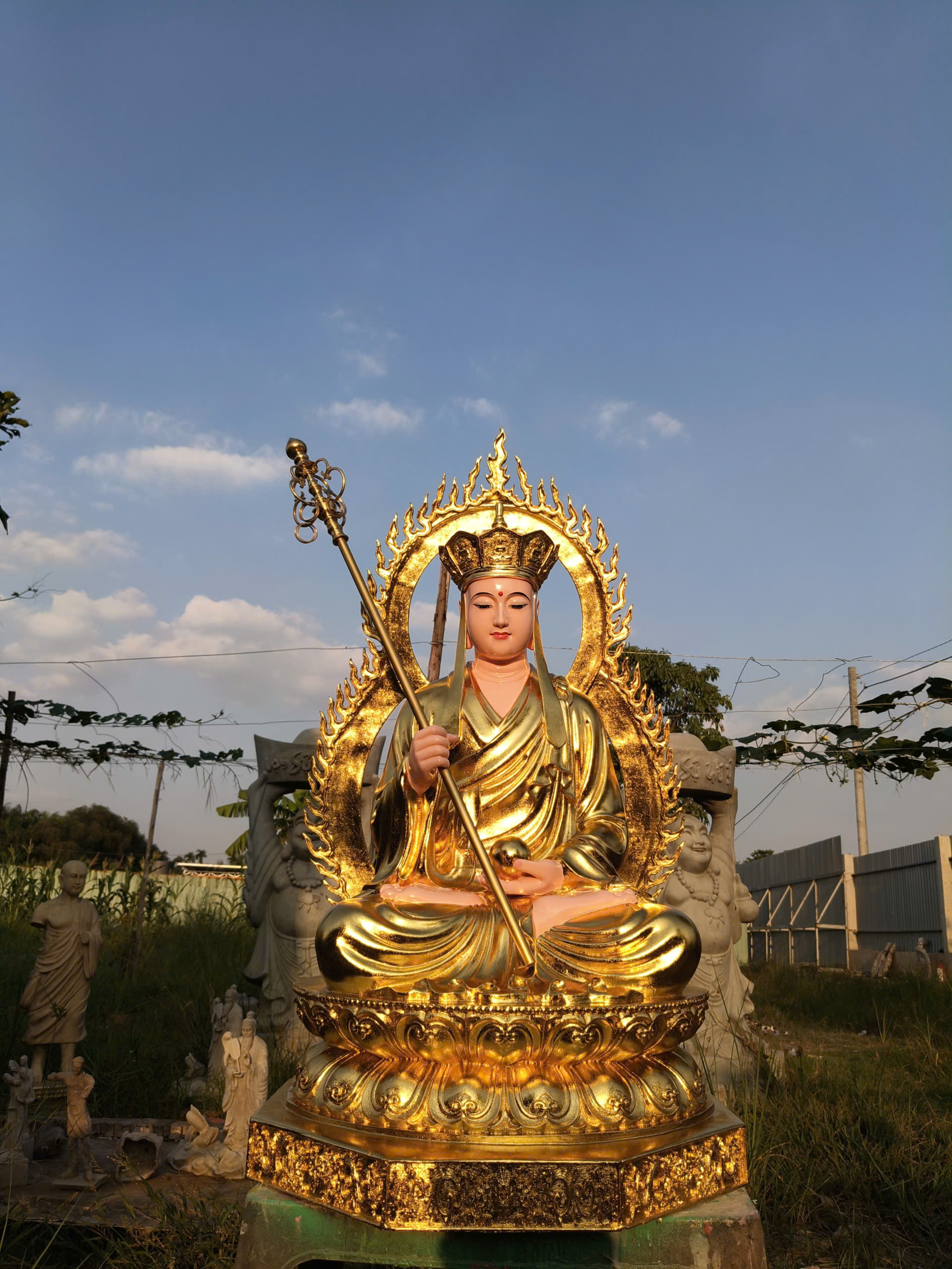 tượng phật xi măng tại Bình Dương