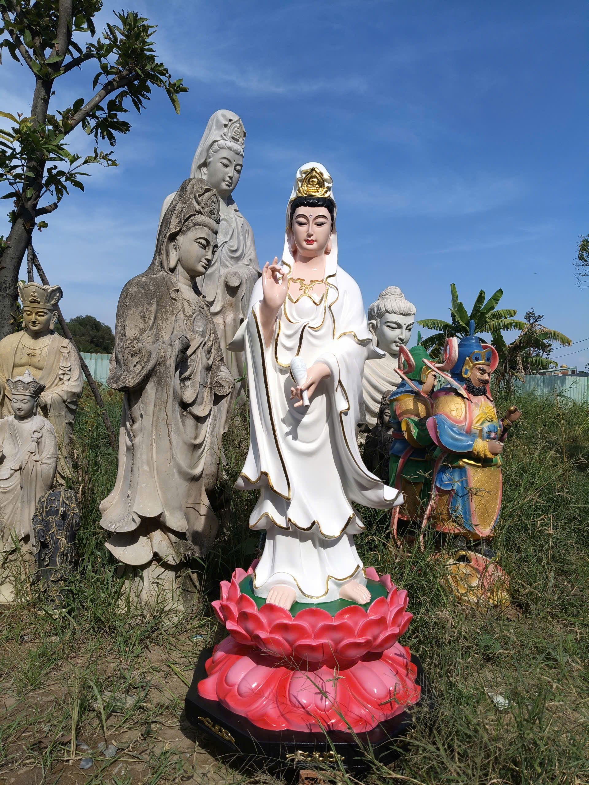 tượng phật xi măng tại Tây Ninh