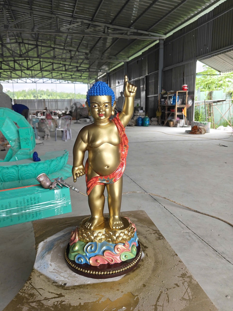 tượng Phật sơ sinh