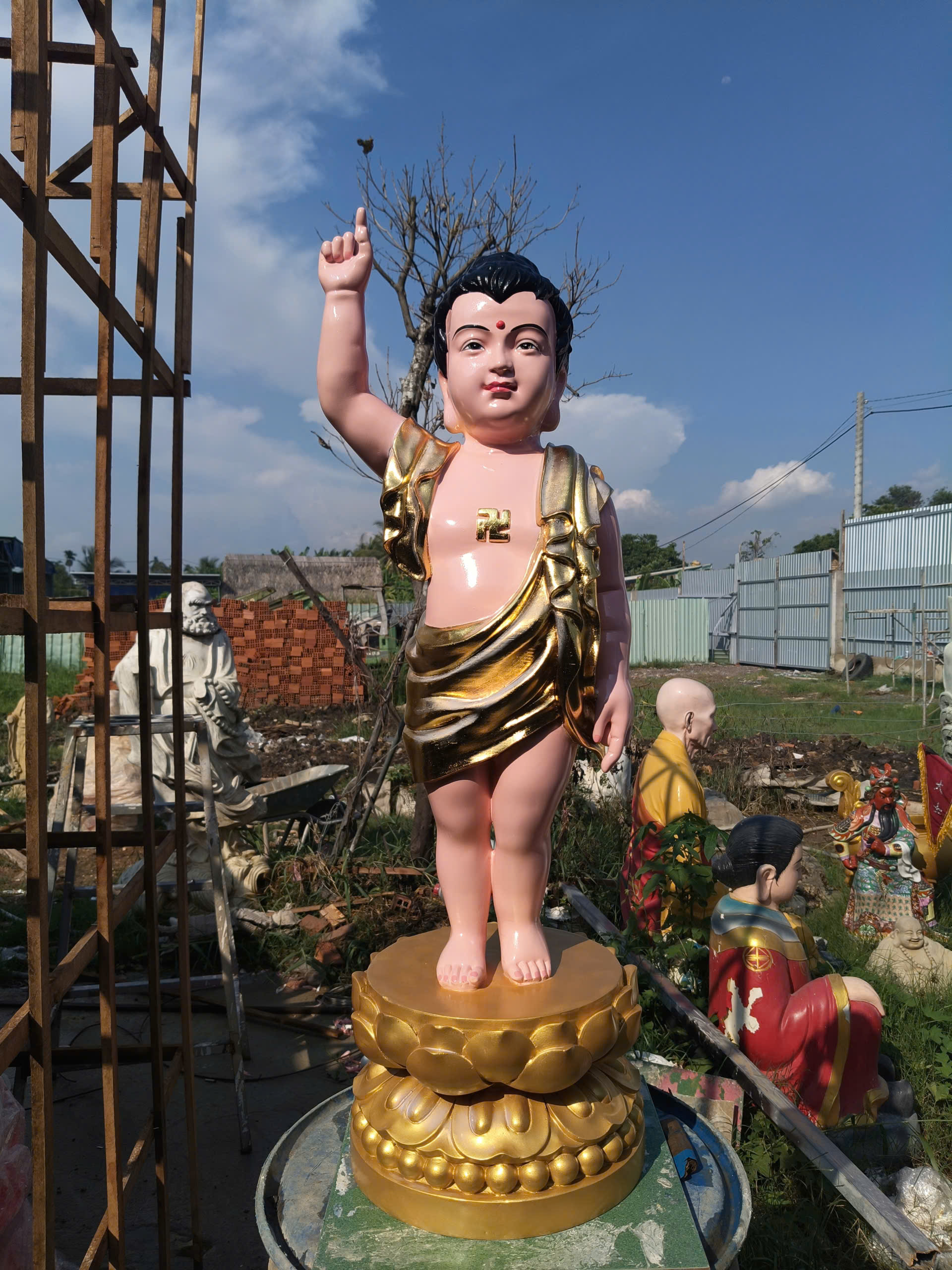 tượng phật đản sanh