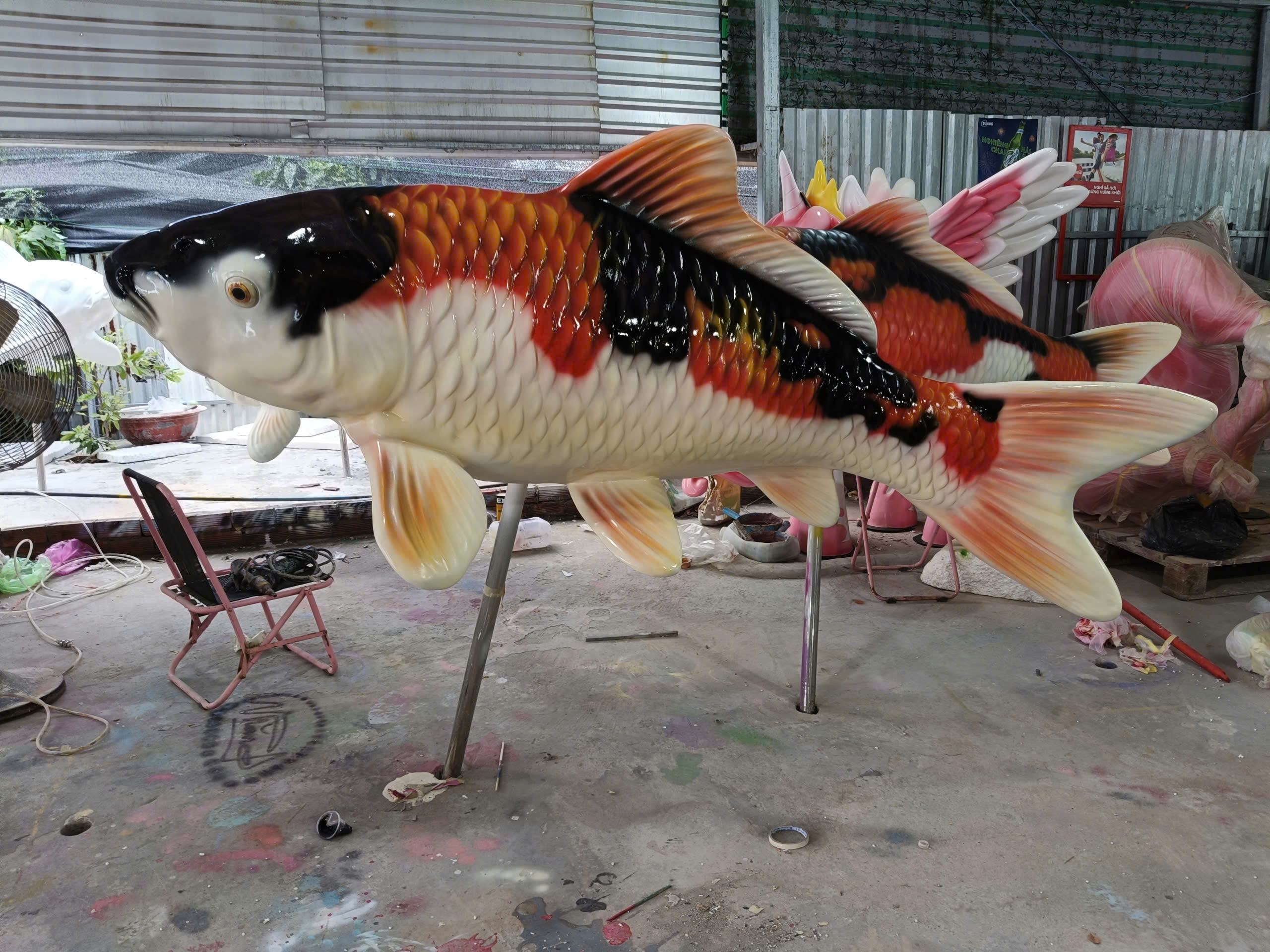 thi công tượng composite nhà hàng