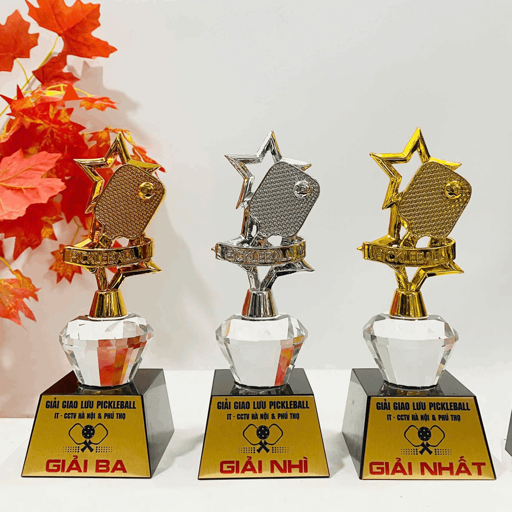 Sản xuất cúp composite