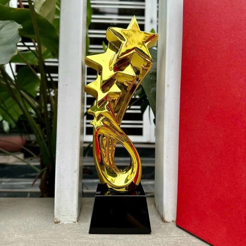 Sản xuất cúp composite