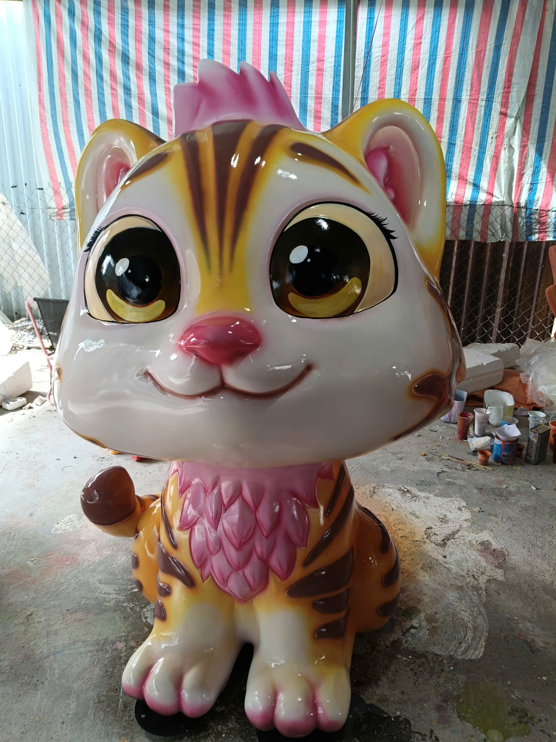 sản xuất tượng linh vật composite
