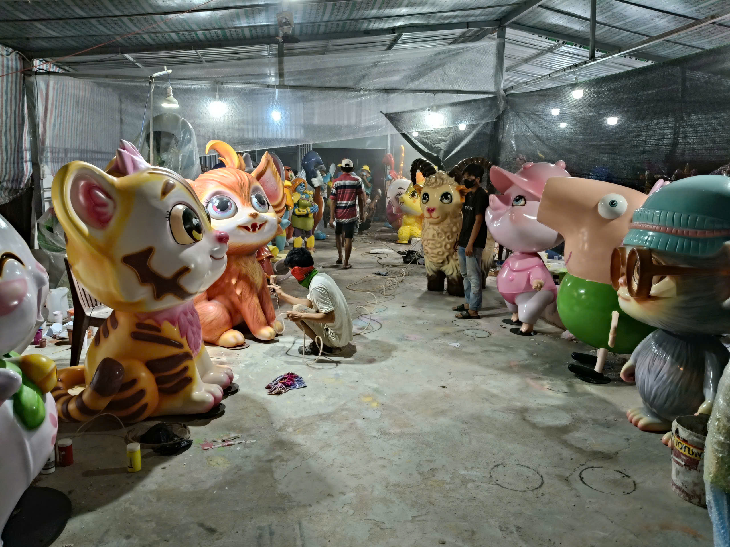 thi công tượng composite