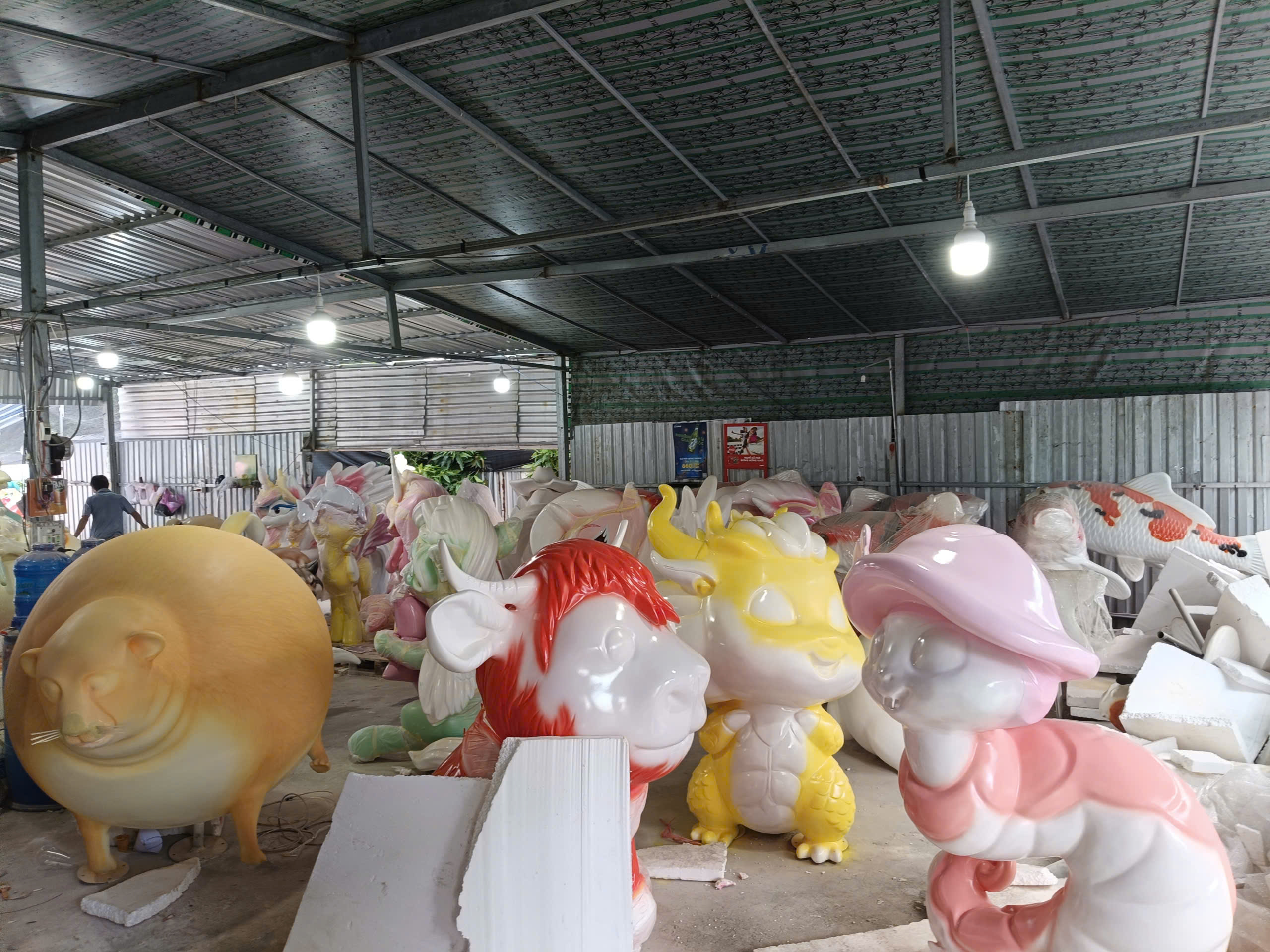 thi công tượng composite