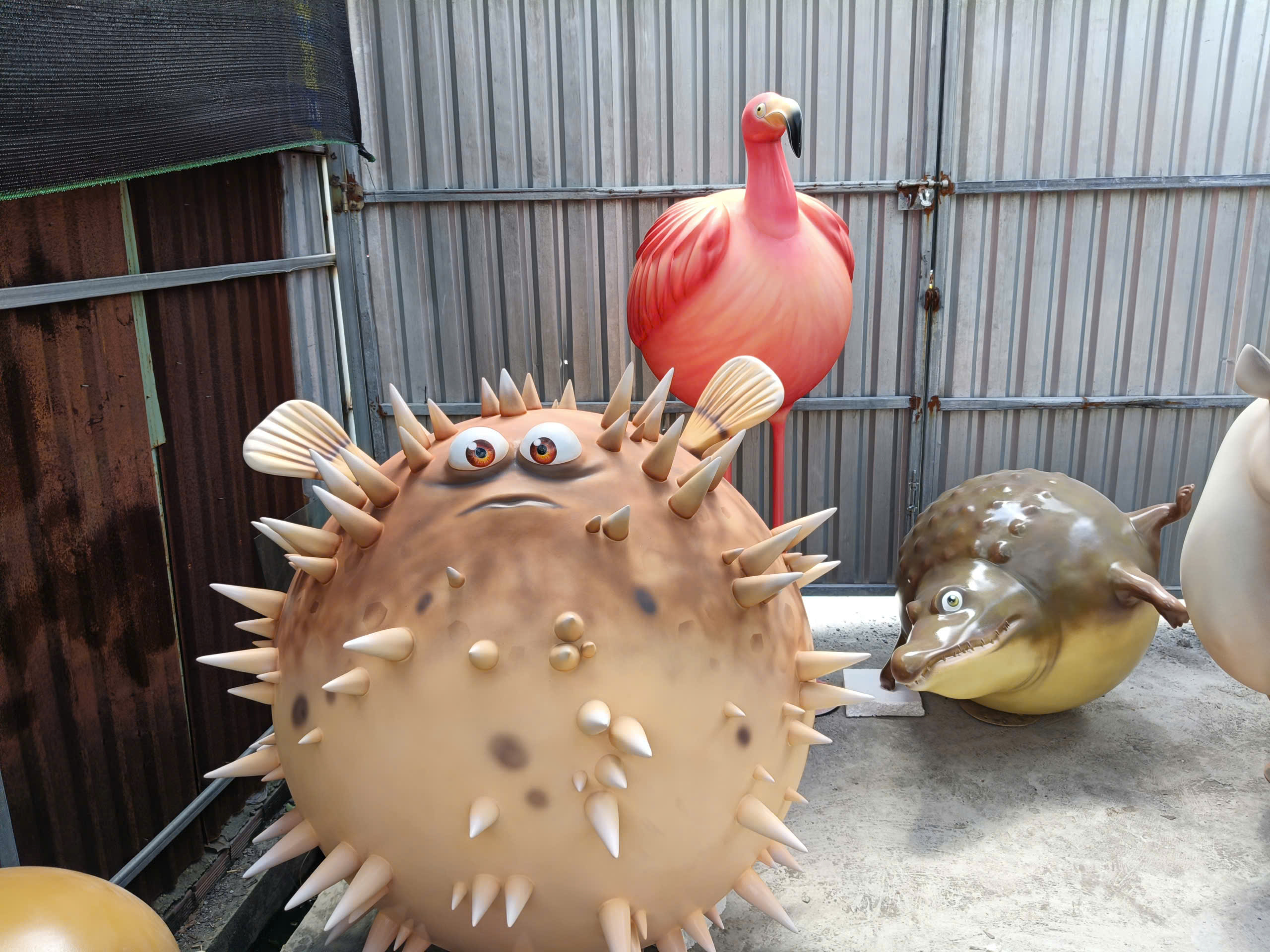 thi công tượng composite khách sạn