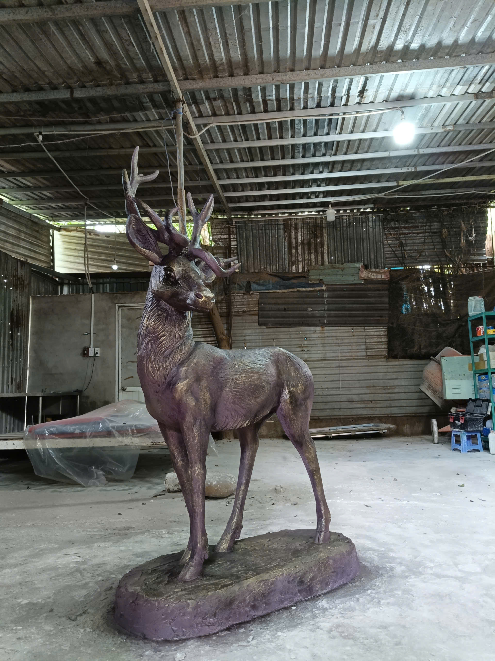 thi công tượng composite quán café