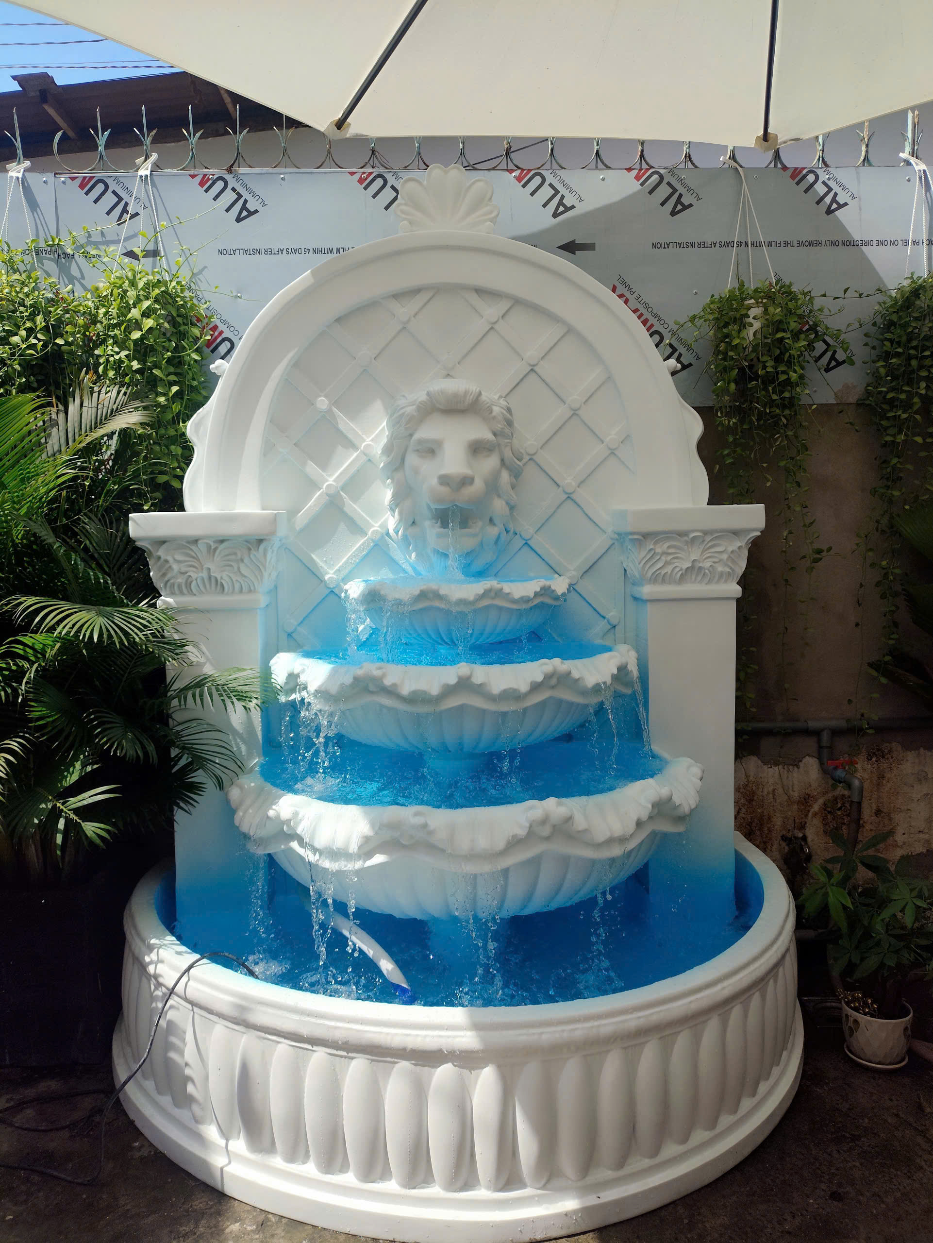 tượng composite trang trí hồ bơi